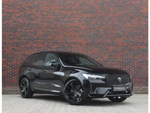 Volvo XC60 T8 AWD Ultra Black Edition | Pano - Trekhaak - HUD