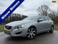 Volvo V60 2.4 D6 AWD Plug-In Hybrid Summum Automaat | Schuif-/Kanteldak | Leder | Navi | 17" Velen |