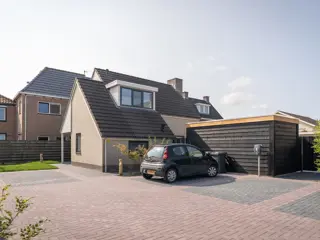 Modern vakantiehuis midden in De Cocksdorp vlakbij de Waddenzee