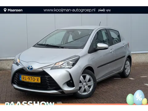 Toyota Yaris 1.5 Hybrid Aspiration Parkeercamera-L.M. velgen-Cruise control-Metallic lak