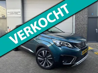 Peugeot 5008 1.2 PureTech Allure 7p. [Dodehoek detector | Carplay | Trekhaak | Cruise | Dealer OH]