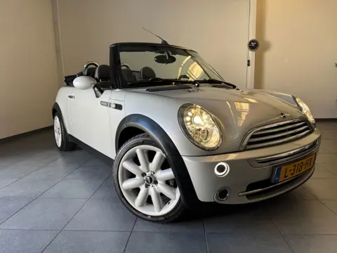 Mini Cooper Cabrio 1.6 Sidewalk automaat / 126000km!
