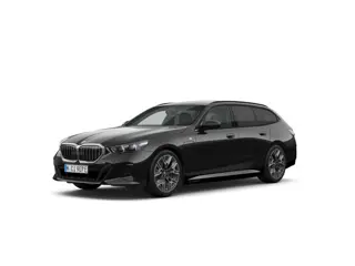 BMW 5 Serie Touring 530e | M-Sport | 20'' | Camera | Driv. Ass. Plus | Elek. Trekhaak | Comfort Acce