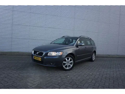Volvo V50 2.0 Edition II Airco / Cruise / Parkeers. / Elektr. ramen /Trekhaak / Lm velgen / NAP