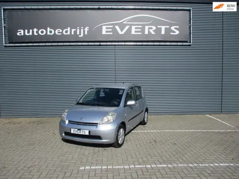 Daihatsu Sirion 2 1.0-12V Premium Apk 31-03-2027 nette goed rijdende auto scherpe meeneem prijs