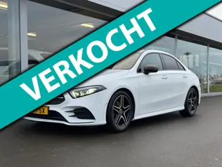 Mercedes-Benz A-klasse 200 AMG Line Night- pakket Automaat , sfeer verlichting , achteruitrijcamera