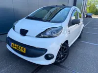 Peugeot 107 1.0-12V XR / APK / DAK / SPORT STOEL / VEEL OPTIES / 5DRS / RIJD EN SCHAKELT GOED!!