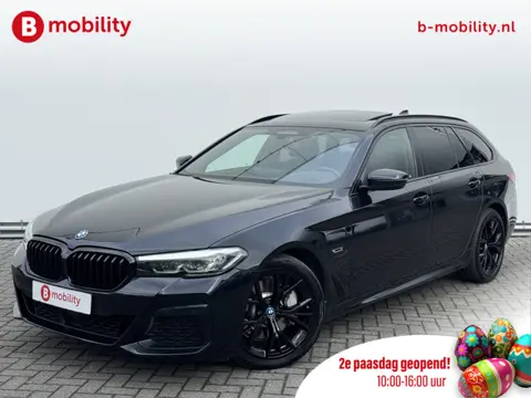 BMW 5 Serie Touring 530e High Executive M-Sport Trekhaak 1700kg NL Auto! | Panoramadak | Adaptive Cr
