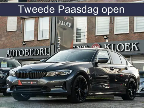 BMW 3 Serie 318i Executive ORG NL SHADOW LINE 19 INCH LEDER LED PRIVACY GLASS