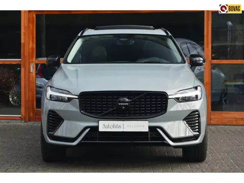 Volvo XC60 T8 Hybride AWD Plus Dark | Head-Up Display | Trekhaak | Harman/Kardon | Panoramadak | Sto