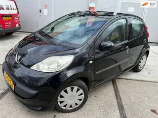 Peugeot 107 1.0-12V XR Airco