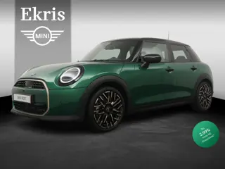 MINI 5-deurs C Favoured Trim | Pakket L |Elektrisch Panoramadak|Harman Kardon audio|360-graden camer