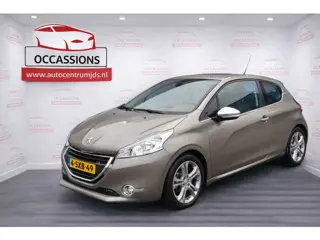 Peugeot 208 1.2 VTi Allure. nieuw gereviseerde motor 0 km