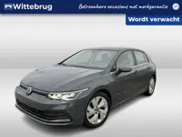 Volkswagen Golf 1.5 TSI Style 150pk Panoramadak / IQ LED verlichting / App-connect / Navigatie High 