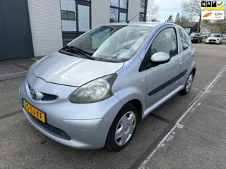 Toyota Aygo 1.0-12V + / APK / NAP/EERSTE EIGENAAR / ELEK RAMEN / 5DRS / GOED ONDERHOUDEN / MEENEEM P