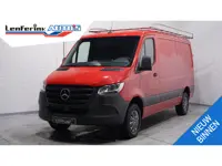 Mercedes-Benz Sprinter 314 CDI 143 pk L2H1 Navi, Trekhaak 2800 kg Camera, Imperiaal met trap, PDC V+