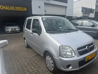 Opel Agila 1.2-16V Essentia
