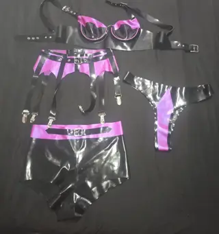 Kinky Latex Lingerie gedragen maat M t.me/CSSAMISS