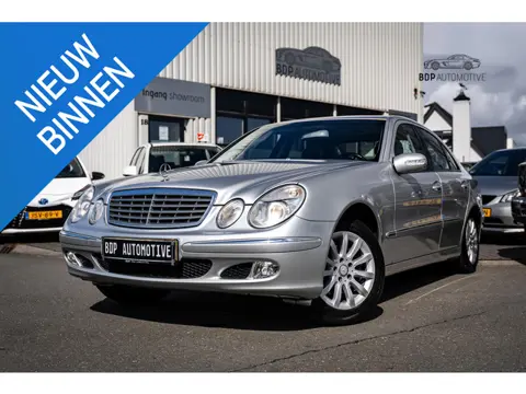 Mercedes-Benz E-klasse 240 Avantgarde Blijvend Youngtimer | Automaat | Leer | APK nieuw bij afleveri