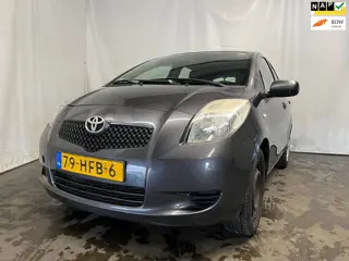 Toyota Yaris 1.3 VVTi Sol - Schade