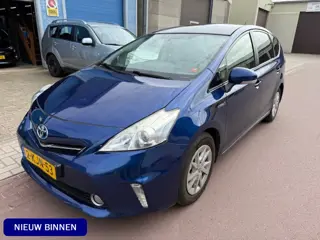 Toyota Prius Wagon 1.8 Aspiration 7p Camera Panoramadak Navigatie Keyless etc Motor trilt soms, verm