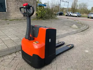 Toyota LWE180 1800KG PALLETWAGEN / HEFTRUCK (bj 2013)