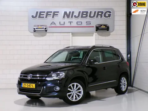 Volkswagen Tiguan 1.4 TSI 150PK R-Line Edition "Automaat" Apple-carplay Trekhaak Stoelverwarming Par
