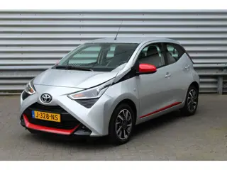 Toyota Aygo 1.0 VVT-i 72pk x-play AUTOMAAT NL-Auto NAP