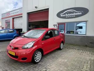 Toyota Aygo 1.0-12V Aspiration Red (bj 2011)