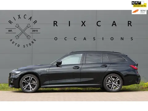 BMW 3-serie Touring 320e BusinessEditionPlus M-Pakket Schuifdak Leder Carplay !!NIEUWBINNEN!!