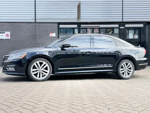 Volkswagen Passat 2.0 TSI Highline 4-deurs automaat,Schuifkanteldak,Navi,