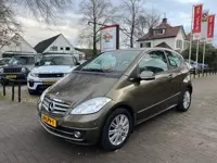MERCEDES-BENZ A-KLASSE 200 ELEGANCE AUTOMAAT 136PK / CRUISE CTR. / AIRCO / TREKHAAK