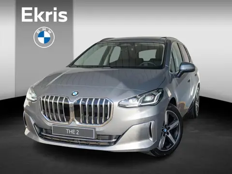 BMW 2-serie Active Tourer 220i Luxury Line | Equipment Package | Comfort Pack | Travel Pack | Showro