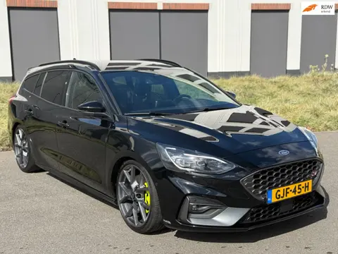 Ford Focus Wagon 2.3 EcoBoost ST-3, Pano, Performance pack