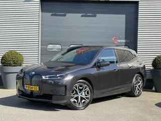 BMW iX xDrive50 High Executive 112 kWh SOH 92% | Sky Lounge | 360* Camera | Massage | Stoelventilati