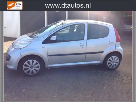 Peugeot 107 1.0-12V XS