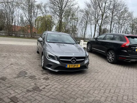 Mercedes-Benz CLA-Klasse 180 Ambition AMG TREKHAAK ZWARTE HEMEL NAVI CRUISE