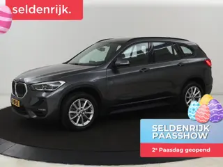 BMW X1 sDrive20i Executive | Sportstoelen | Head-Up |  Full LED | Navigatie | DAB | Climate control 