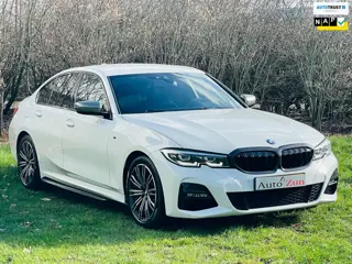 BMW 3-serie 320i Business Edition M Sport pakket Automaat Navi CarPlay Carbon pakket/NL Auto
