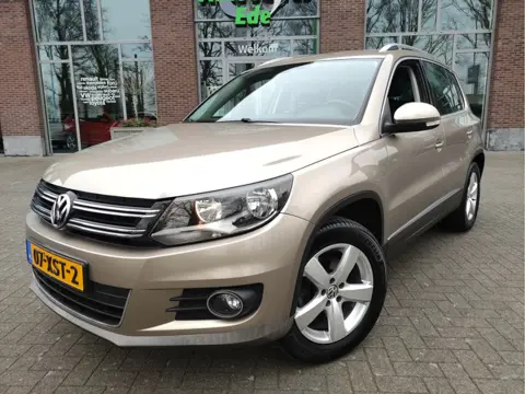 Volkswagen Tiguan 1.4 TSI Sport&Style Trekhaak - Leder - Navigatie - Climatronic