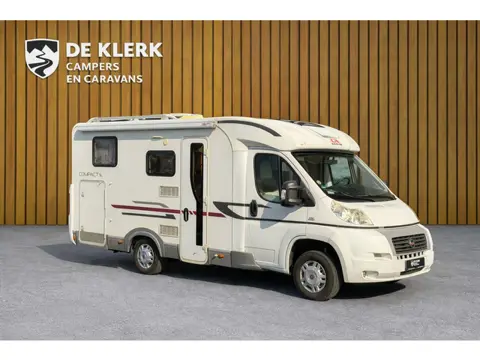Adria Compact SL / Gratis stalling (bj 2013)