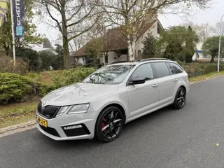 Skoda Octavia 2.0 TSI DSG RS 230 Challenge•Pano•NardoGrey