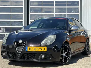 Alfa Romeo Giulietta 1.4 T Distinctive 170pk | Airco automatisch | Bluetooth | Cruise control | Lich