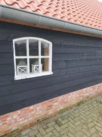 zwart gespoten vuren zweeds rabbat 12mm naar 25mm 4,00 euro per m1