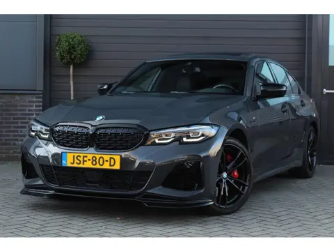 BMW 3-serie 330e xDrive M Sport | Panoramadak | Adaptief M onderstel | Adaptieve Cruise Control | St