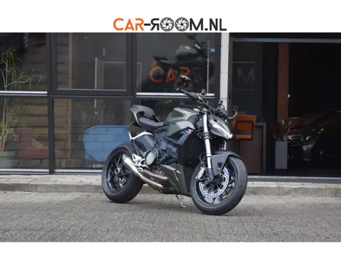 Ducati Streetfighter V2