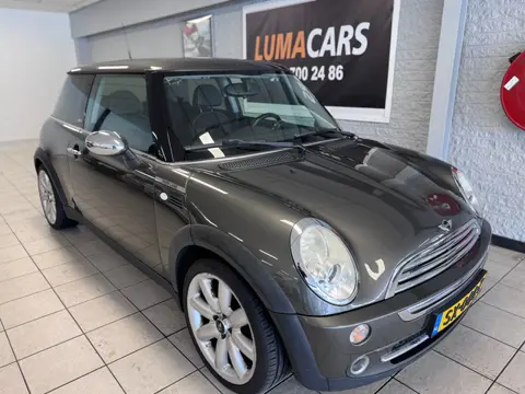 Mini Mini 1.6 Cooper | tijdloos model | Pano dak | Airco |