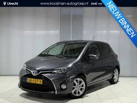 Toyota Yaris 1.5 Hybrid Dynamic Dealer onderhouden | Panorama dak | Navigatie | lage km-stand | Fiet
