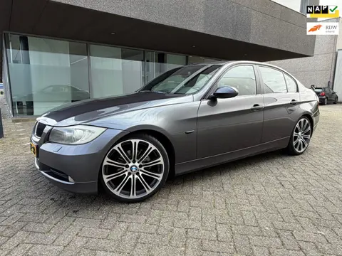 BMW 3-serie 320i Graphite CLIMAT BJ 6-2006 APK 10-2026