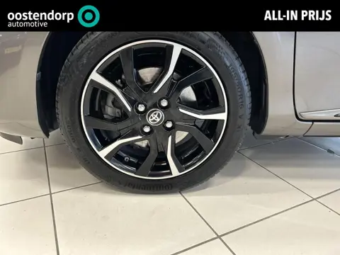 Toyota Yaris 1.5 Hybrid Bi-Tone